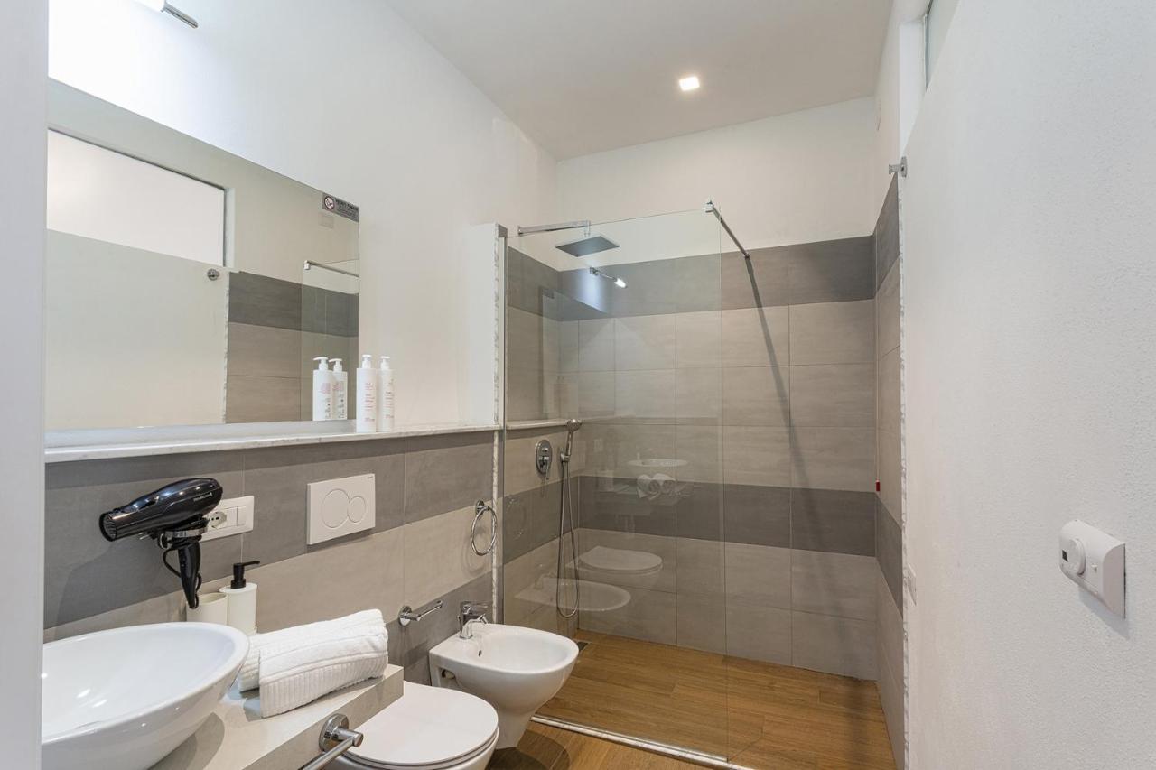Family Flat In The City Center By Wonderful Italy เจนัว ภายนอก รูปภาพ